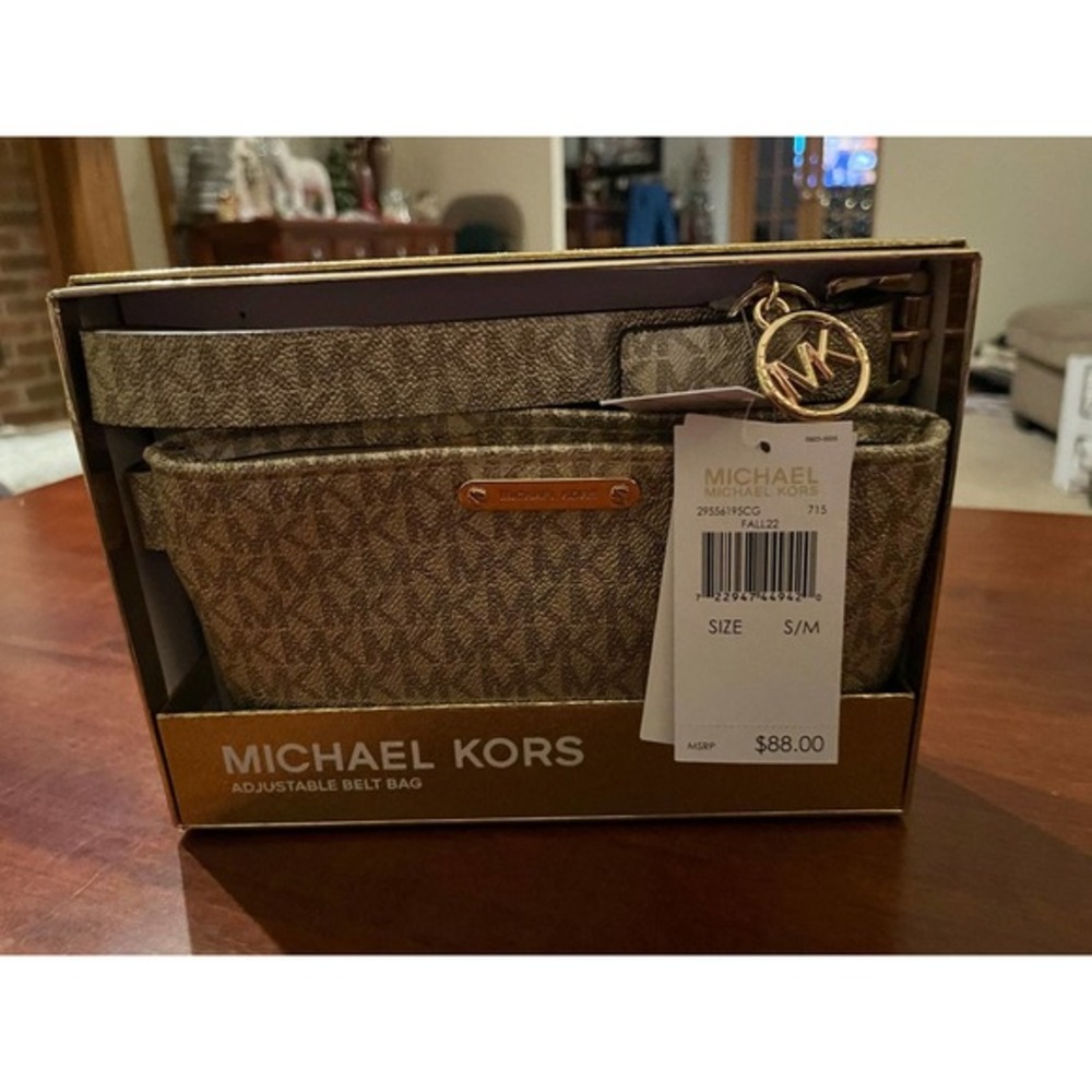Gorgeous Michael Kors Adjustable Belt Bag New in Box